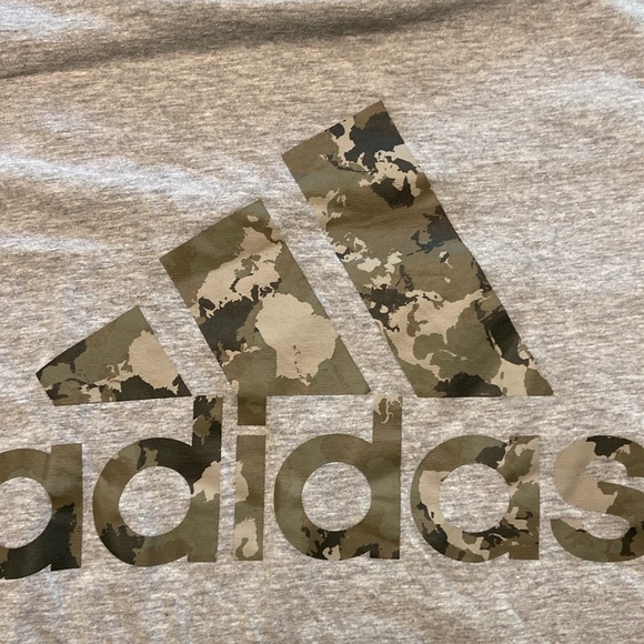 Adidas Amplifier Tee Size Medium - Picture 3 of 3